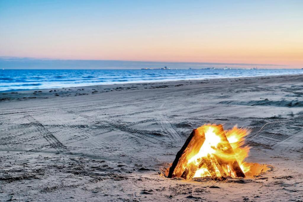 Beachfront*Spectacular View*4 Bd*Sleeps 14 Villa Bolivar Peninsula Eksteriør bilde